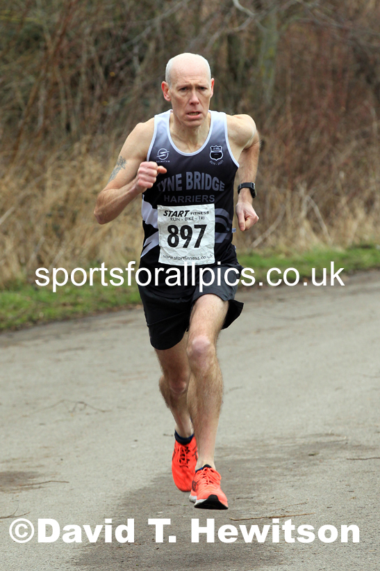 Senior women and veteran women and men over-50s NECAA Road Relay Champs., Hetton Lyons Park, Hetton le Hole, County Durham. Photo: David T. Hewitson/Sports for All Pics